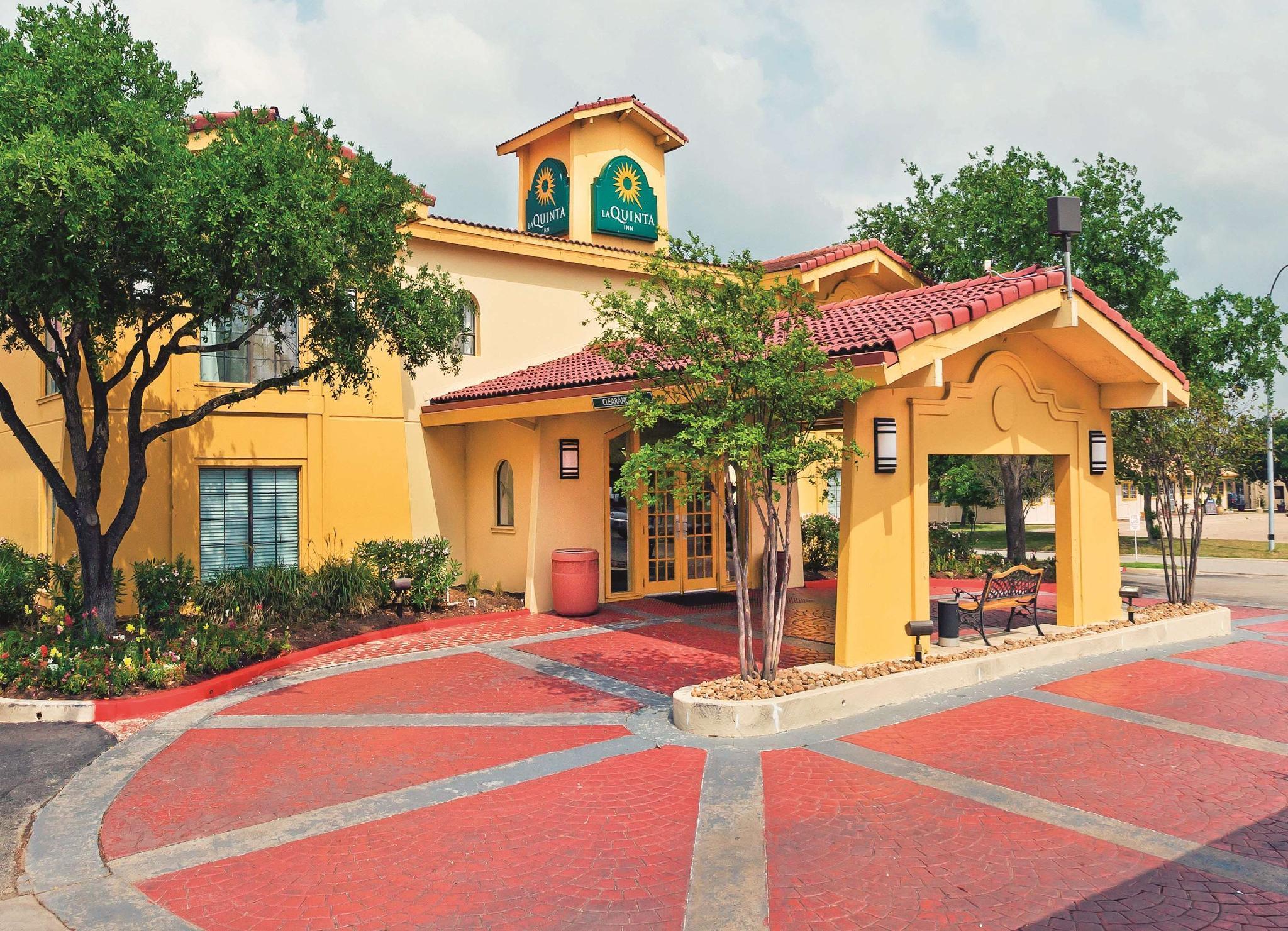Rodeway Inn College Station Exterior photo