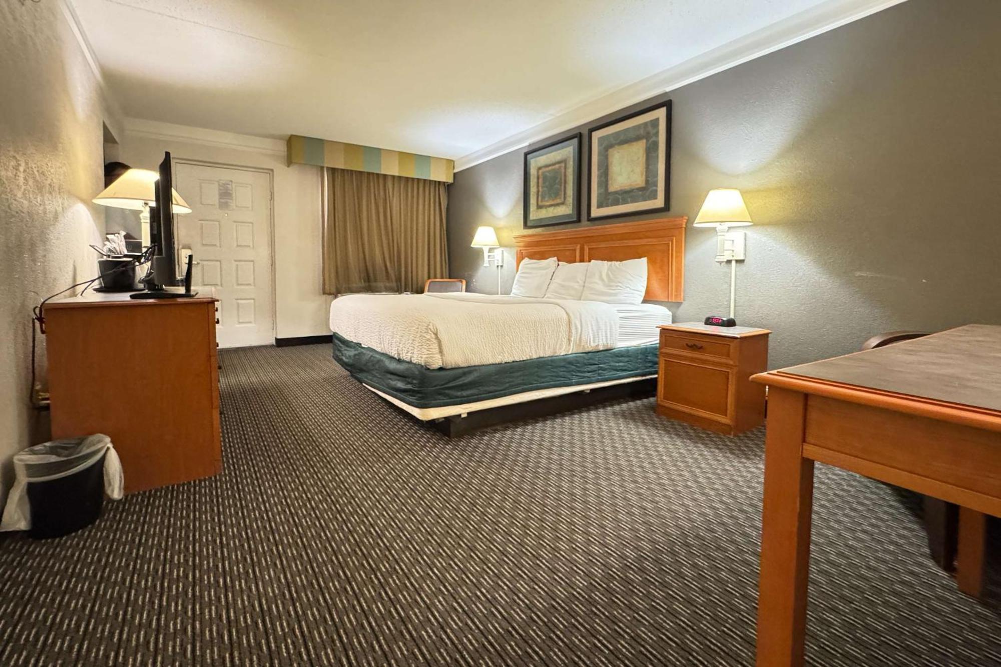 Rodeway Inn College Station Exterior photo