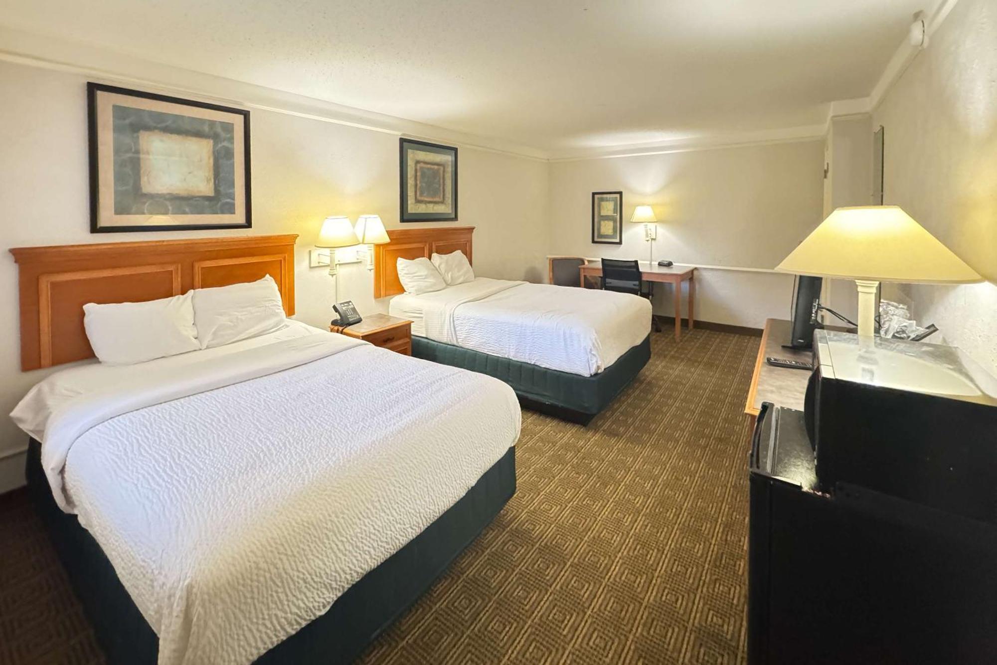 Rodeway Inn College Station Exterior photo